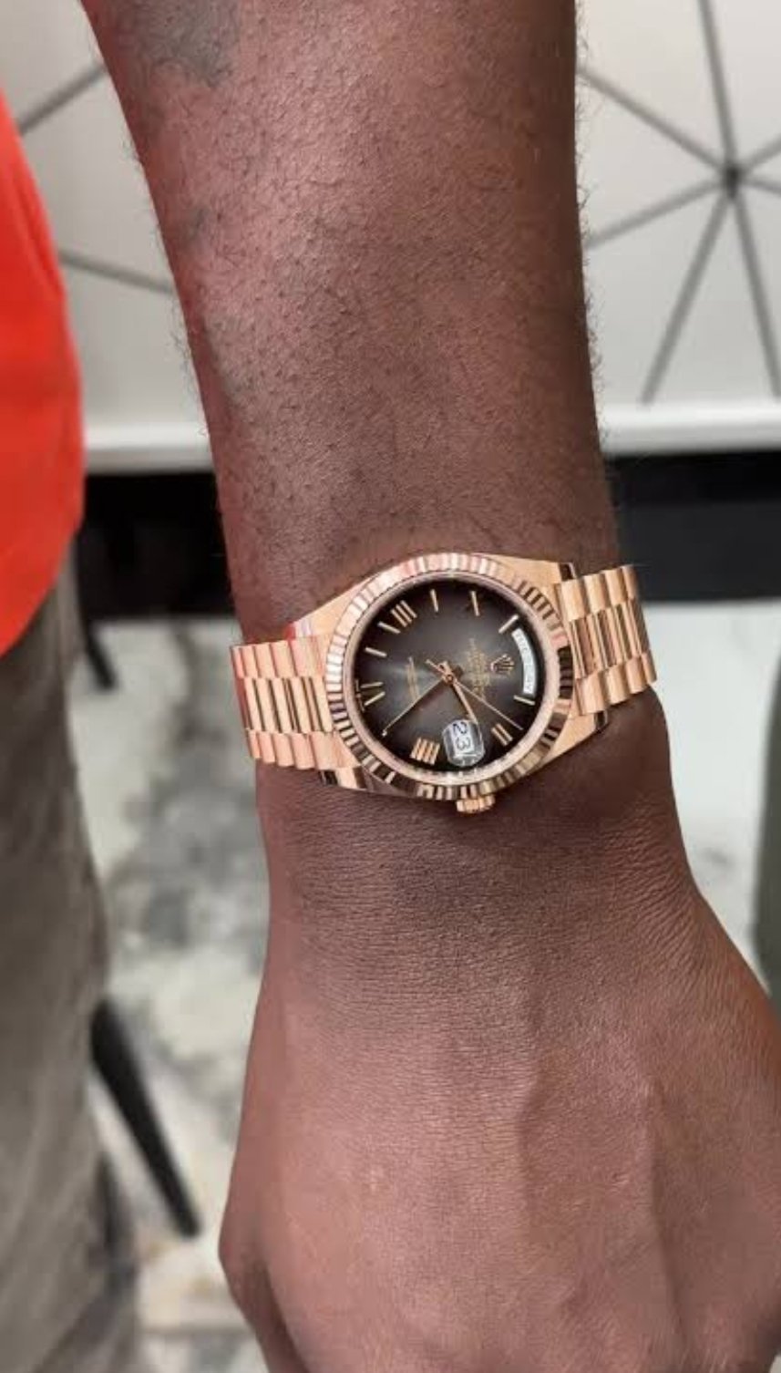 ROLEX DAYDATE ROSE GOLD BLACK DAIL - Image 3